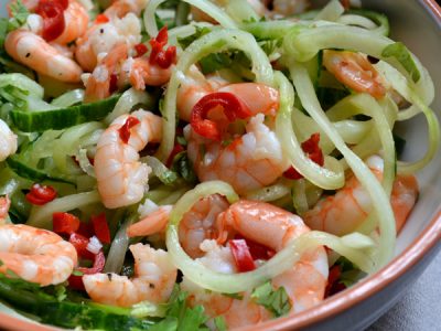 Cucumber noodles with spicy prawns